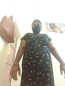 Snapshot of Villageanuty chatting on 4, 10, 2025 Villageanuty online show from 4, 10, 2025