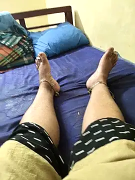 Snapshot of Villageanuty chatting on 21, 10, 2025 Villageanuty online show from 21, 10, 2025