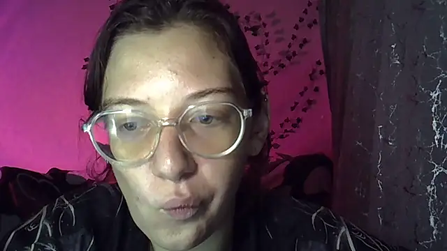 Lily Ember online show from 3, 11, 2025