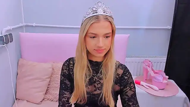 Snapshot of EvetteRose chatting on 18, 1, 2026 EvetteRose online show from 18, 1, 2026