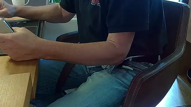 Snapshot of Unique_X_perience chatting on 20, 10, 2025 Unique X perience online show from 20, 10, 2025