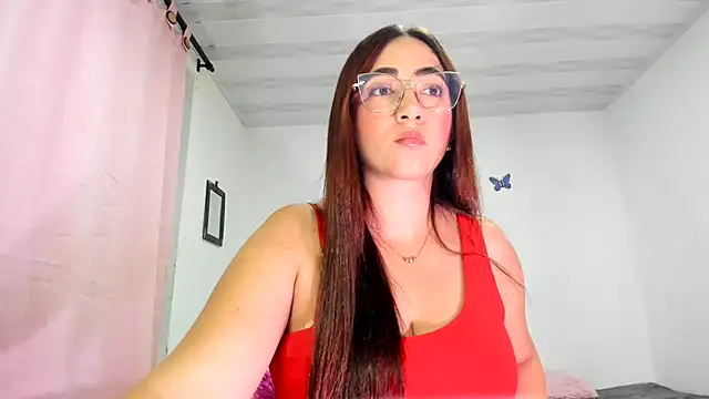 Snapshot of TamiDesire chatting on 5, 5, 2026 TamiDesire online show from 5, 5, 2026
