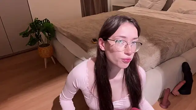 Kelly Berry   online show from 16, 10, 2025