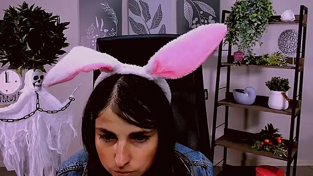 Snapshot of MartaEdams chatting on 28, 10, 2025 MartaEdams online show from 28, 10, 2025