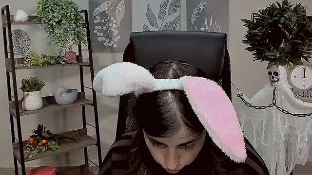 Snapshot of MartaEdams chatting on 6, 11, 2025 MartaEdams online show from 6, 11, 2025