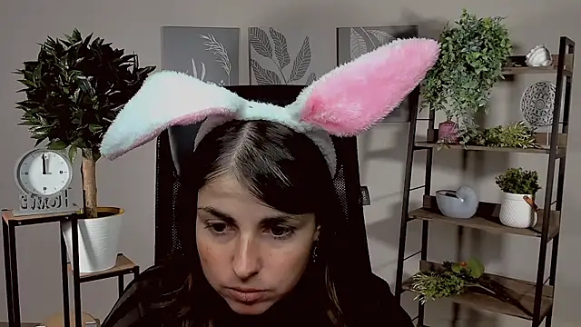 Snapshot of MartaEdams chatting on 13, 11, 2025 MartaEdams online show from 13, 11, 2025