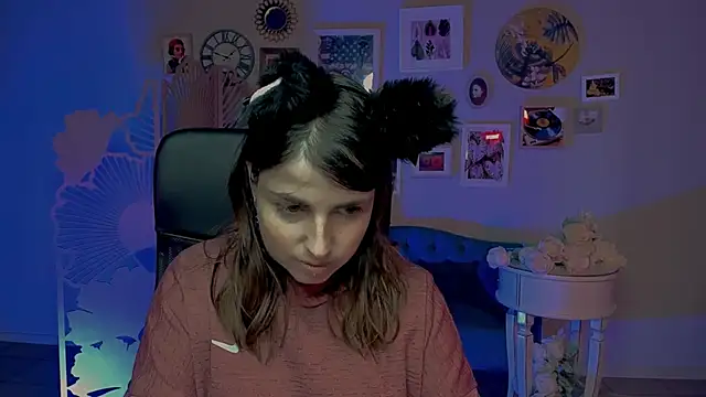 Snapshot of MartaEdams chatting on 17, 11, 2025 MartaEdams online show from 17, 11, 2025