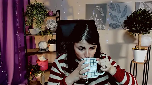 MartaEdams online show from 2, 2, 2026