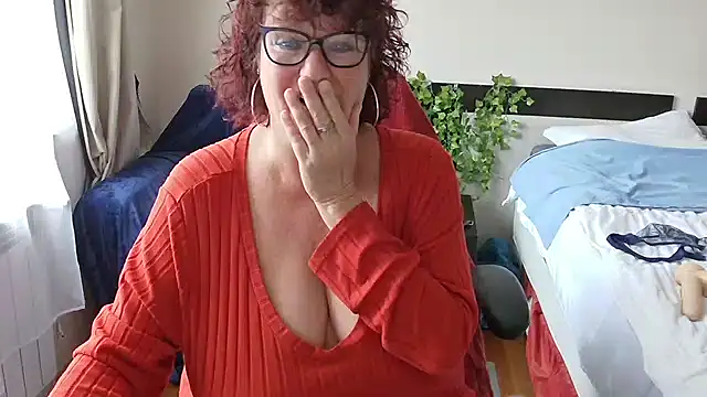 Snapshot of -Curvy- chatting on 19, 11, 2025 -Curvy- online show from 19, 11, 2025