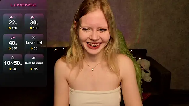 Snapshot of Wendy_228 chatting on 14, 10, 2025 Wendy 228 online show from 14, 10, 2025