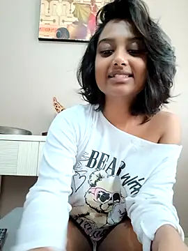 Snapshot of littlemissdevil69 chatting on 28, 10, 2025 littlemissdevil69 online show from 28, 10, 2025