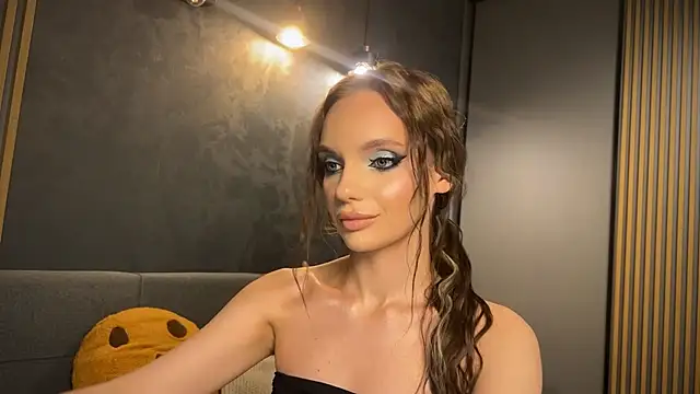 Snapshot of litlle_angelll chatting on 9, 10, 2025 litlle angelll online show from 9, 10, 2025