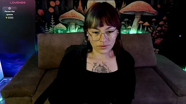 LunaBunny8 online show from 24, 9, 2025