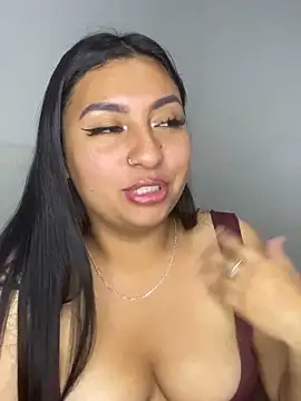 Issa Santana online show from 6, 3, 2026