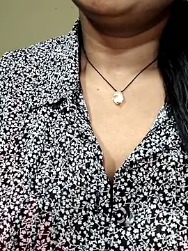 Hotty Sonali online show from 28, 9, 2025