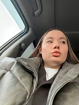 StephanieMur online show from 5, 12, 2025