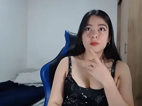 EloiseJun online show from 2, 10, 2025