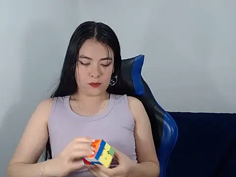 EloiseJun online show from 20, 11, 2025