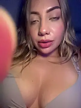 Snapshot of MissCat_ chatting on 9, 11, 2025 MissCat online show from 9, 11, 2025