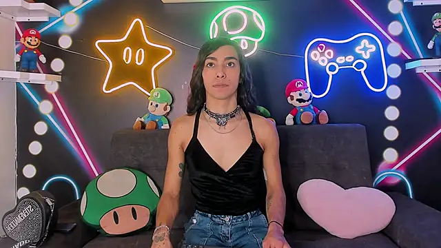 TiffValentinee  online show from 8, 9, 2025