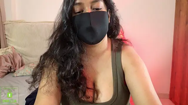 Snapshot of Gulaboo100 chatting on 13, 5, 2026 Gulaboo100 online show from 13, 5, 2026