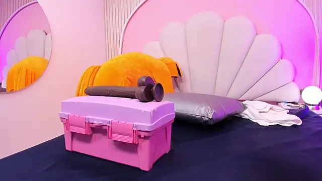 Snapshot of hinata_dolly chatting on 8, 11, 2025 hinata dolly online show from 8, 11, 2025