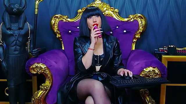 Snapshot of LaraMaeve chatting on 13, 9, 2025 LaraMaeve online show from 13, 9, 2025