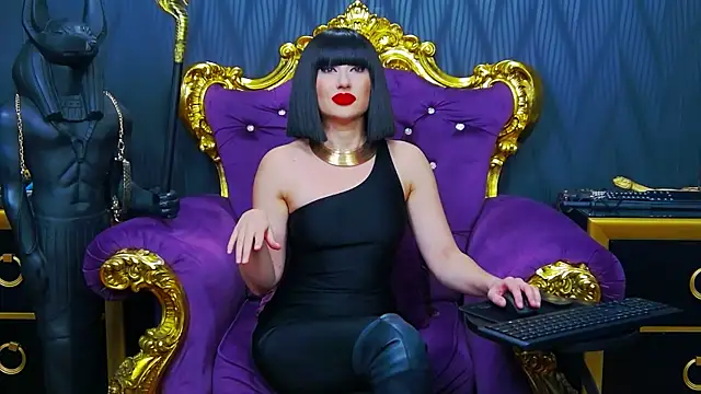 Snapshot of LaraMaeve chatting on 21, 11, 2025 LaraMaeve online show from 21, 11, 2025