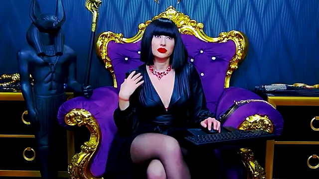 LaraMaeve online show from 4, 12, 2025