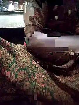 Snapshot of aunty_sumy chatting on 23, 10, 2025 aunty sumy online show from 23, 10, 2025