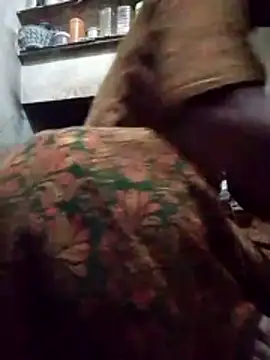 Snapshot of aunty_sumy chatting on 28, 10, 2025 aunty sumy online show from 28, 10, 2025