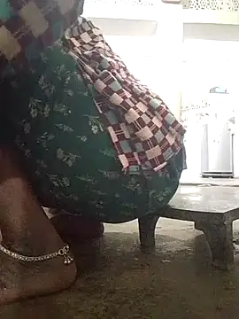 Snapshot of aunty_sumy chatting on 11, 11, 2025 aunty sumy online show from 11, 11, 2025