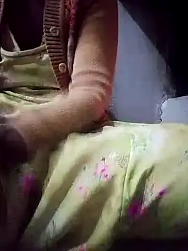 Snapshot of aunty_sumy chatting on 13, 11, 2025 aunty sumy online show from 13, 11, 2025