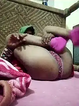 Snapshot of aunty_sumy chatting on 16, 11, 2025 aunty sumy online show from 16, 11, 2025