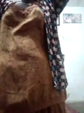 Snapshot of aunty_sumy chatting on 4, 12, 2025 aunty sumy online show from 4, 12, 2025