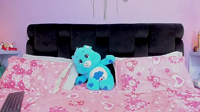 Snapshot of KendallWings chatting on 29, 10, 2025 KendallWings online show from 29, 10, 2025