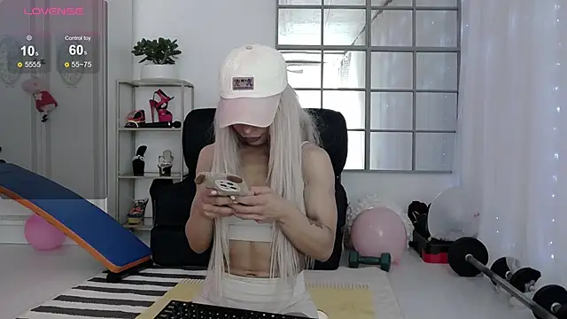 SarahRaynex online show from 9, 4, 2026