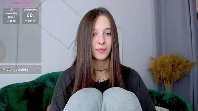 Snapshot of Little_cherryy__ chatting on 20, 9, 2025 Little cherryy online show from 20, 9, 2025