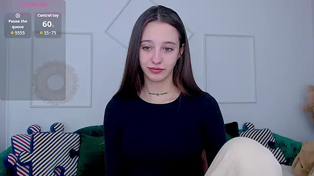 Snapshot of Little_cherryy__ chatting on 29, 9, 2025 Little cherryy online show from 29, 9, 2025