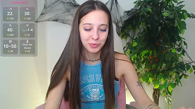 Snapshot of Little_cherryy__ chatting on 27, 10, 2025 Little cherryy online show from 27, 10, 2025