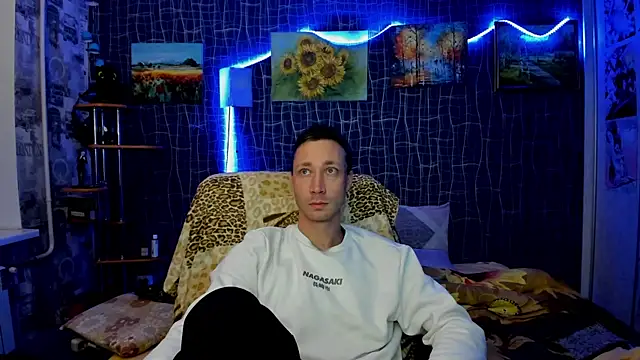 Snapshot of CuteBoy228 chatting on 25, 11, 2025 CuteBoy228 online show from 25, 11, 2025