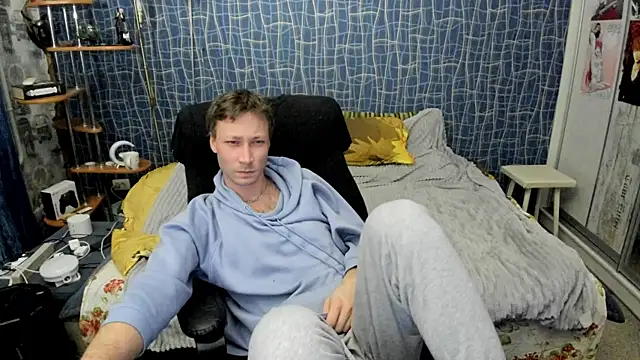 CuteBoy228 online show from 16, 4, 2026