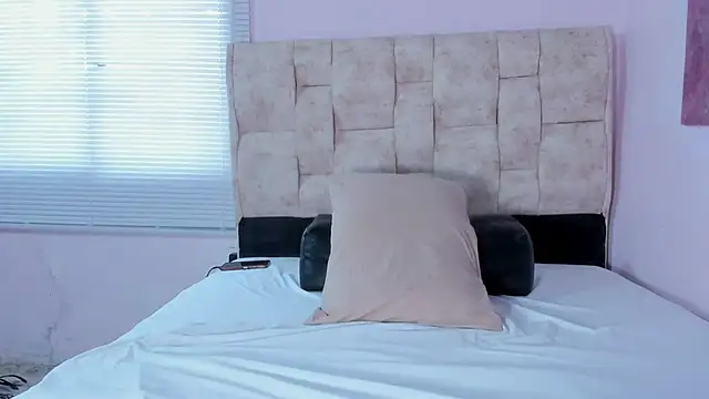 kethe love  online show from 4, 4, 2026