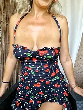 CelynaRoss online show from 25, 10, 2025