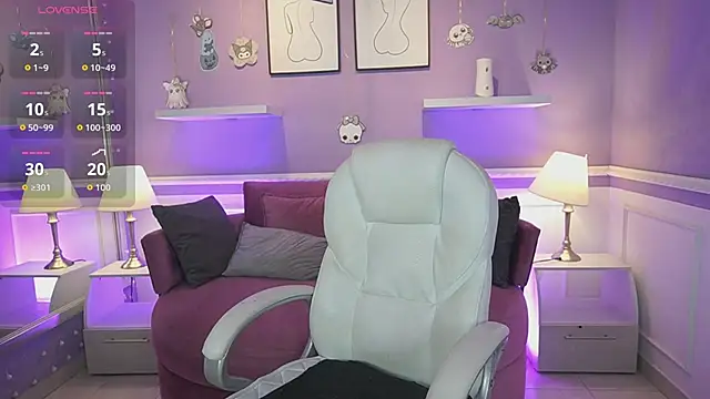 Snapshot of DahliaGrey chatting on 27, 10, 2025 DahliaGrey online show from 27, 10, 2025