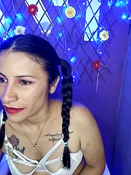 Snapshot of karinnahotdirty chatting on 13, 9, 2025 karinnahotdirty online show from 13, 9, 2025