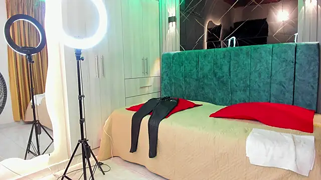 Cherry Castillo online show from 23, 10, 2025