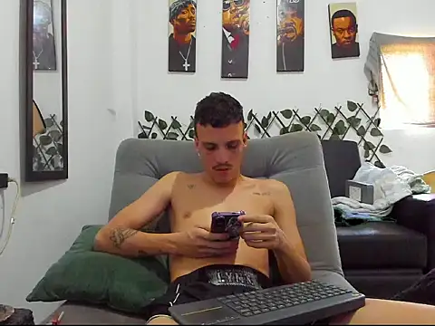 Snapshot of Latins_Boss chatting on 10, 7, 2026 Latins Boss online show from 10, 7, 2026