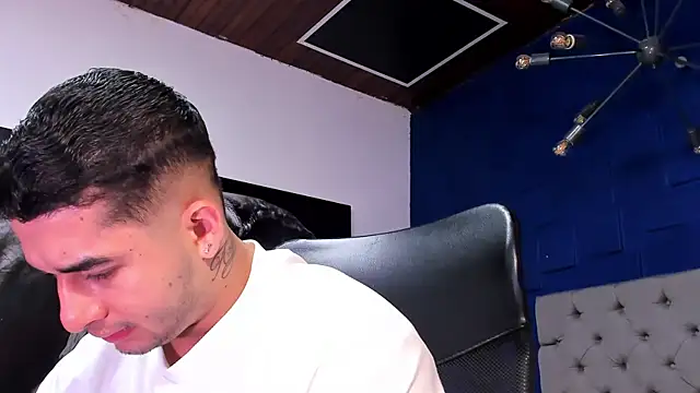 king falconer online show from 14, 12, 2025