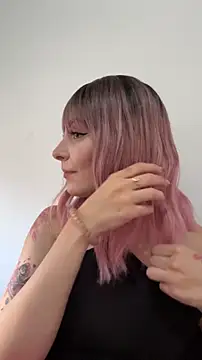 Snapshot of alesziarose chatting on 17, 11, 2025 alesziarose online show from 17, 11, 2025